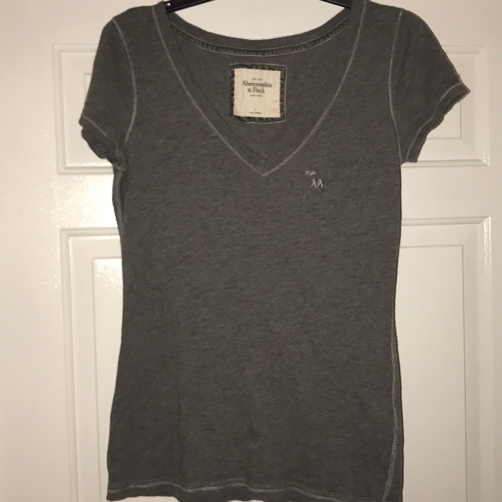 Abercrombie & Fitch gray vneck